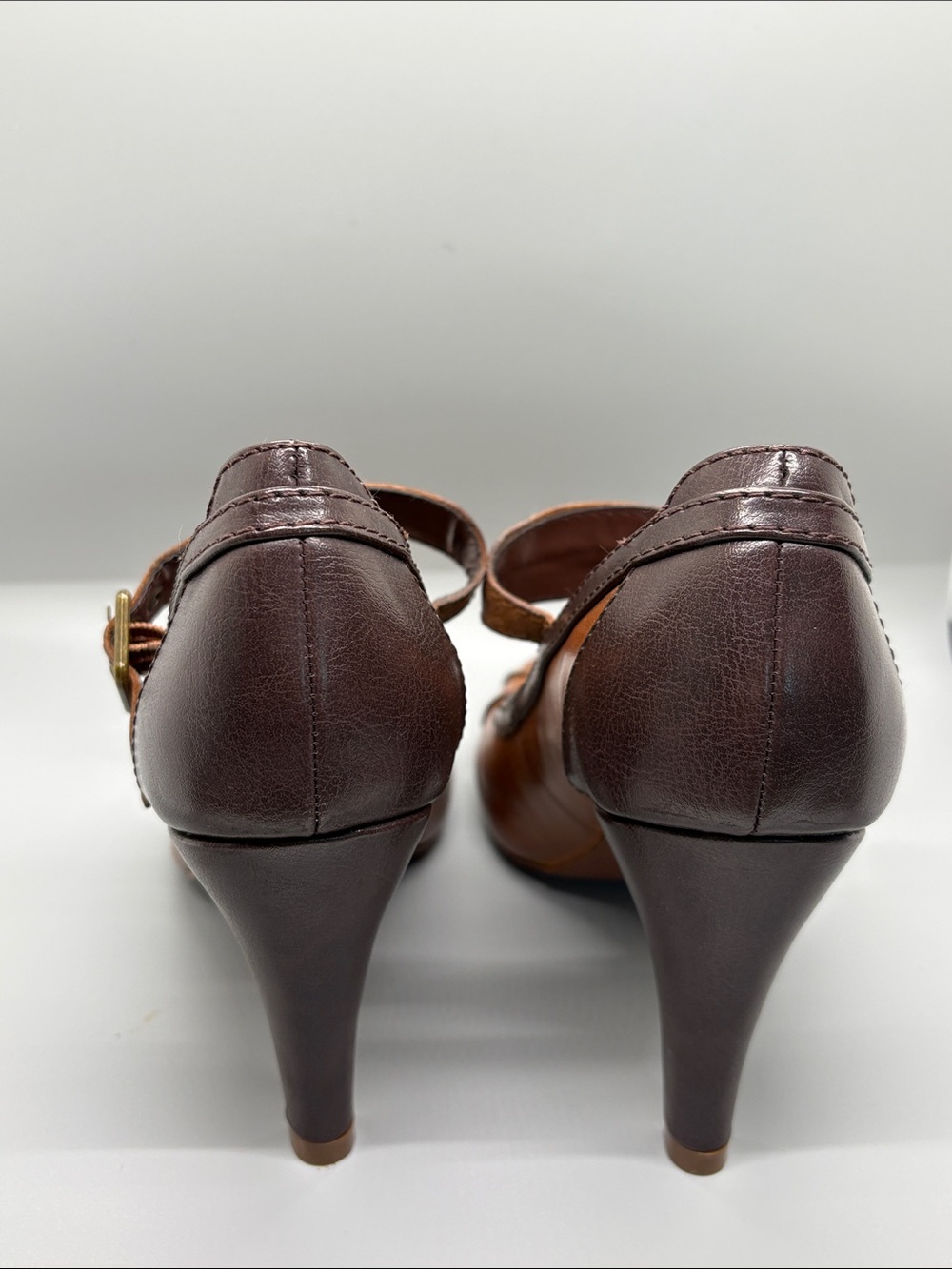 Crown Vintage Two-Tone Tan and Dark Brown Mary Jane Heels - Picture 4 of 11